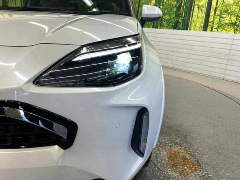 YARIS CROSS-11