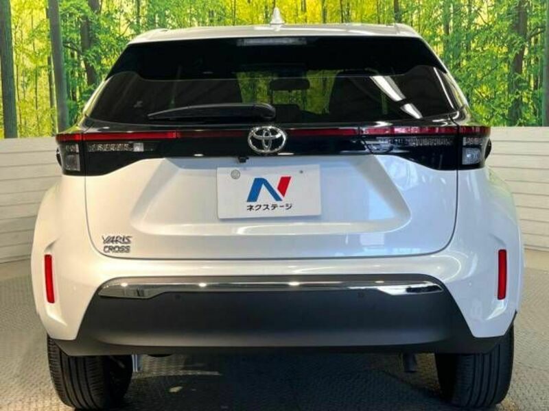YARIS CROSS-14