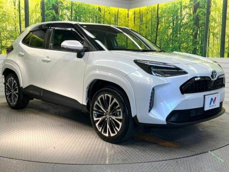 YARIS CROSS-15