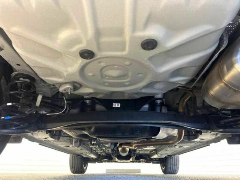 YARIS CROSS-18