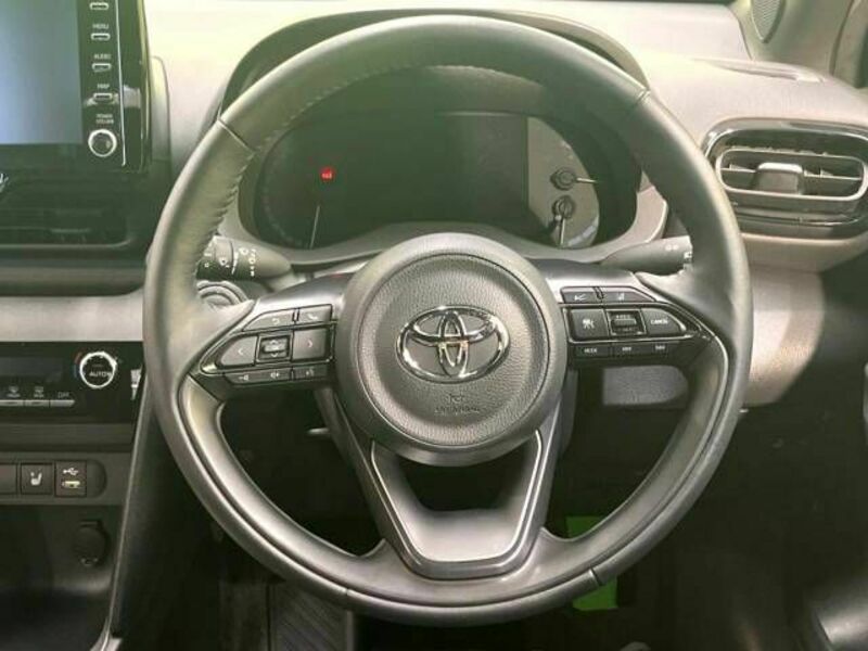 YARIS CROSS
