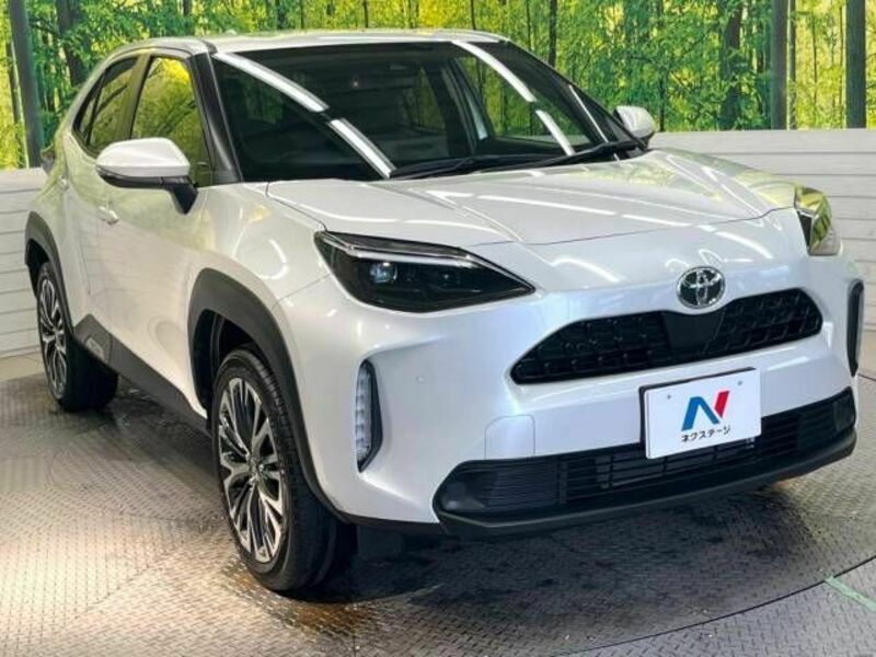 YARIS CROSS