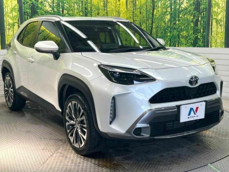 YARIS CROSS-15