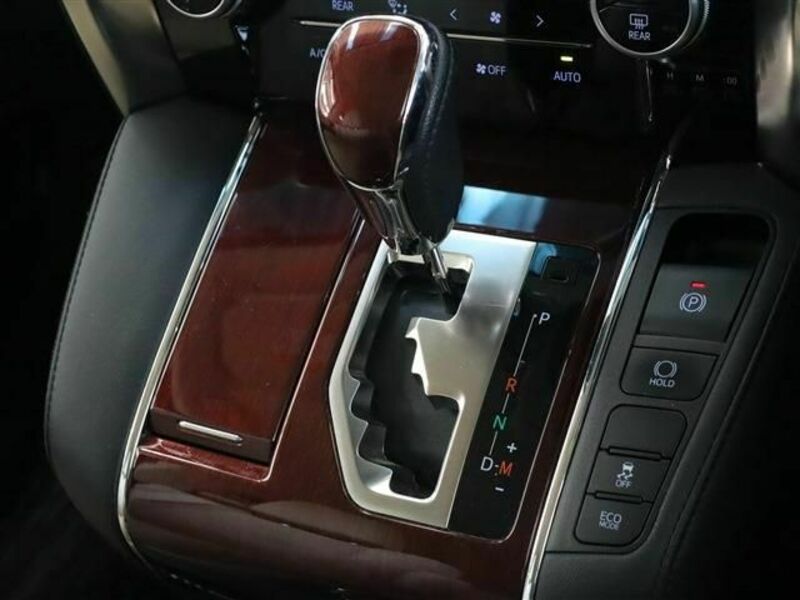 VELLFIRE-13