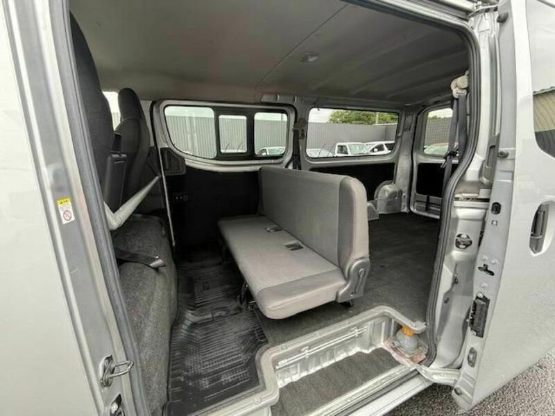 NV350 CARAVAN-12