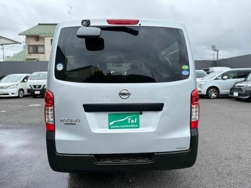NV350 CARAVAN-17