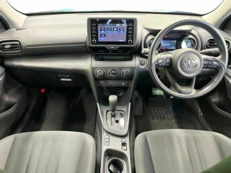 YARIS CROSS-1