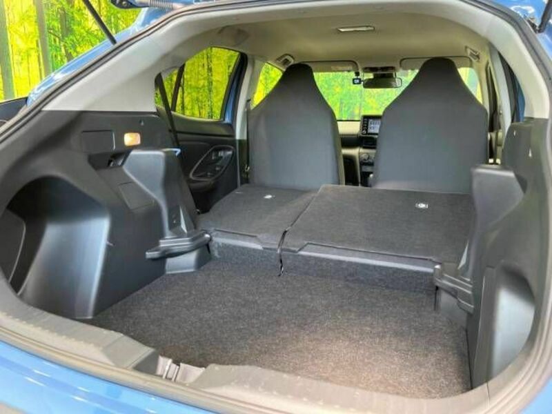 YARIS CROSS-9