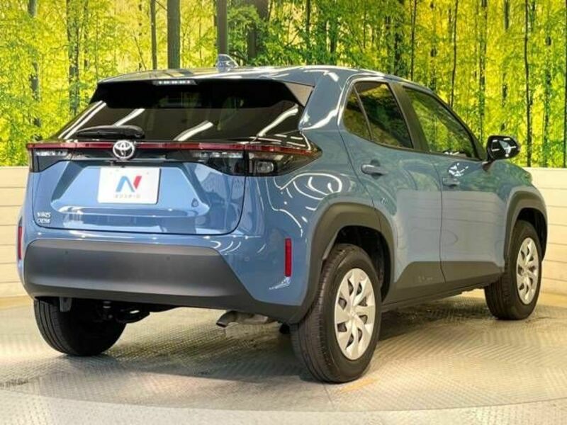 YARIS CROSS-16