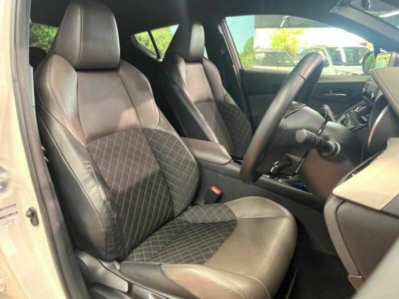 C-HR-11