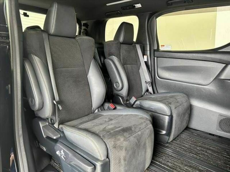 VELLFIRE-11