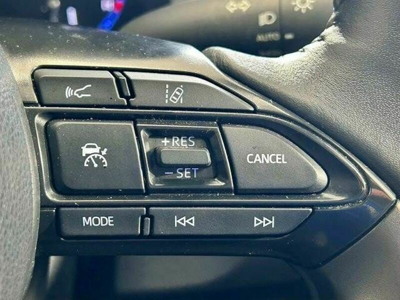 YARIS CROSS
