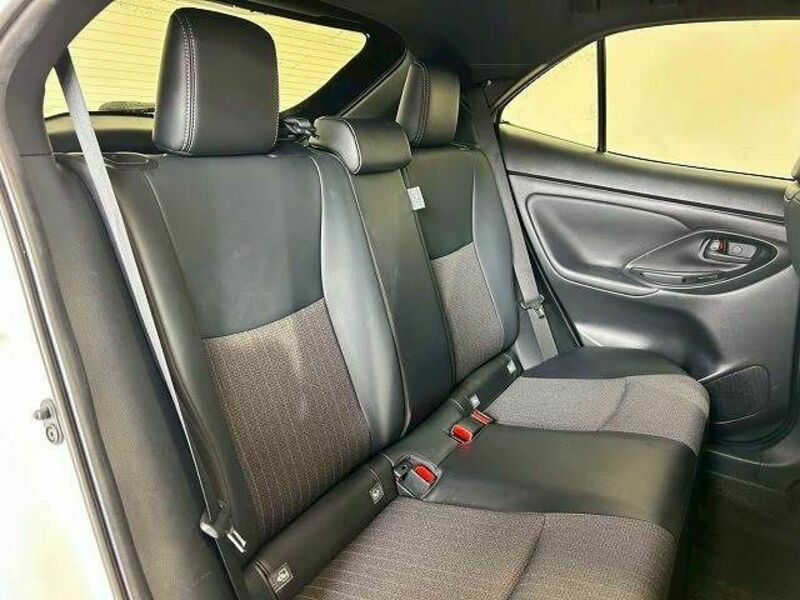 YARIS CROSS