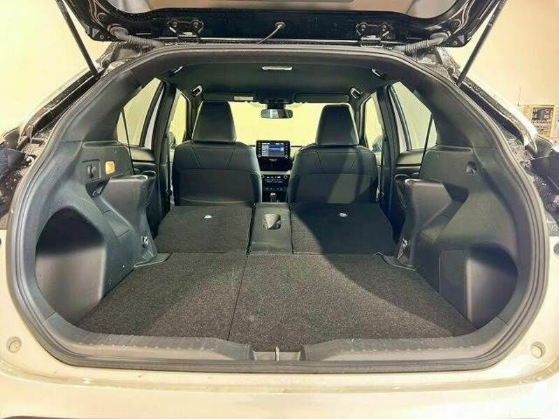 YARIS CROSS