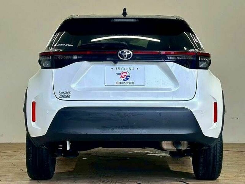 YARIS CROSS