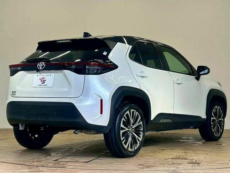 YARIS CROSS