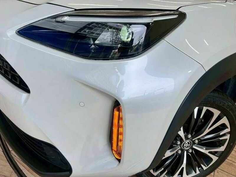 YARIS CROSS
