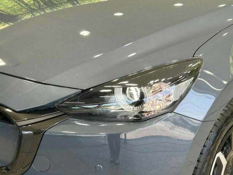 MAZDA2-11