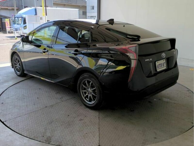 PRIUS-16