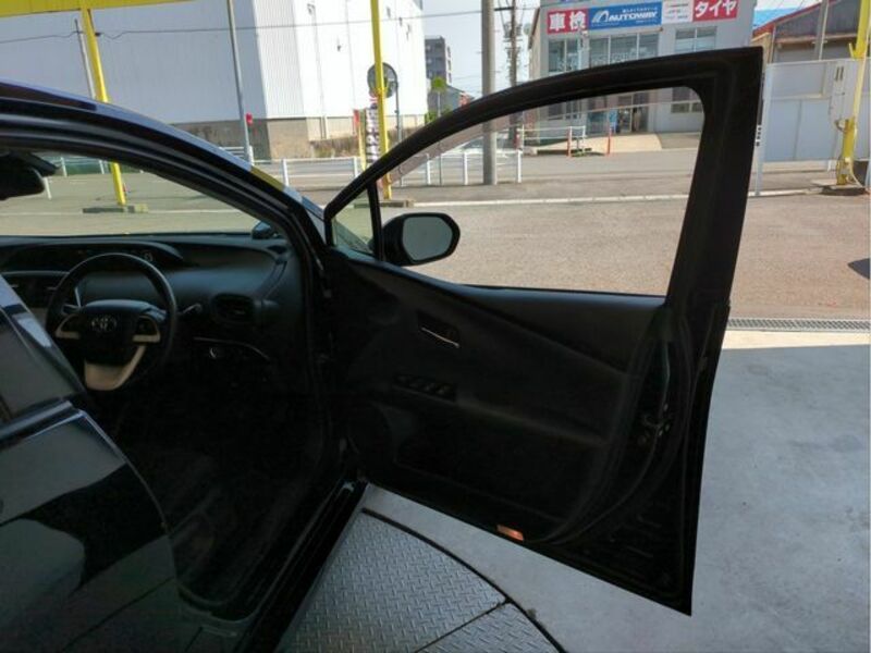 PRIUS-23