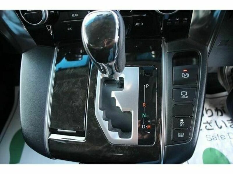 VELLFIRE-16