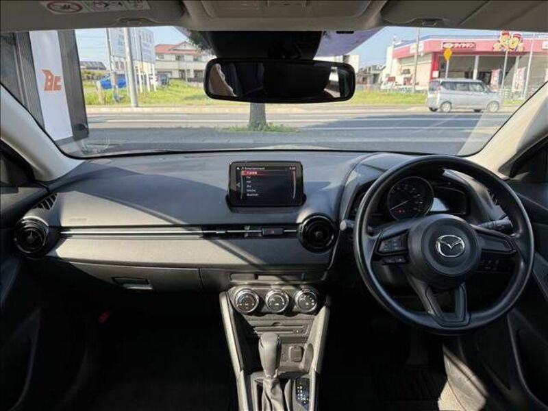 MAZDA2-1