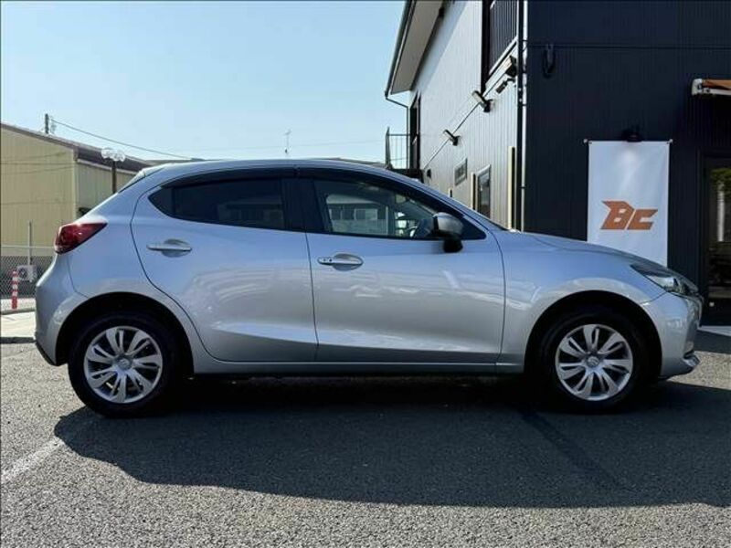 MAZDA2-6