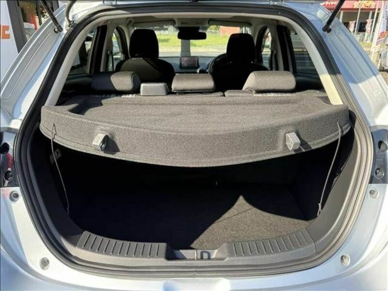MAZDA2-10
