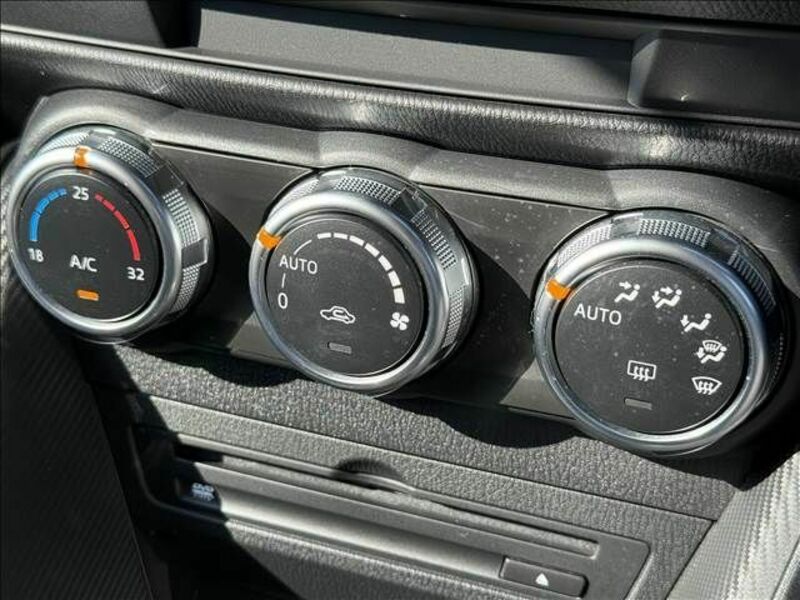 MAZDA2-12
