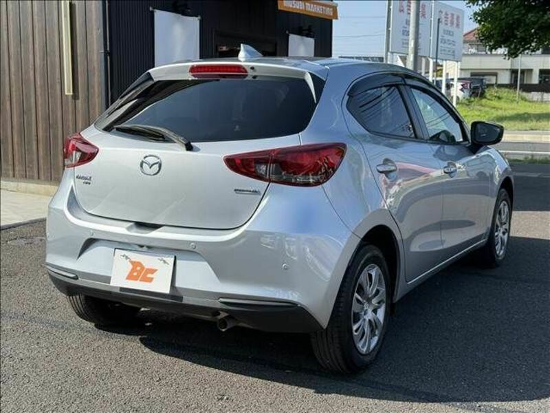 MAZDA2-23
