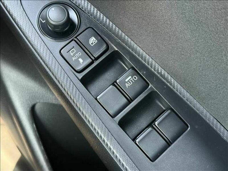 MAZDA2-28