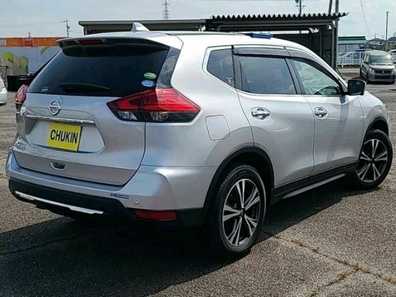 X-TRAIL