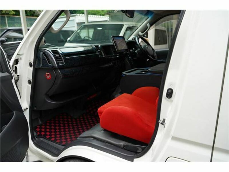 HIACE VAN