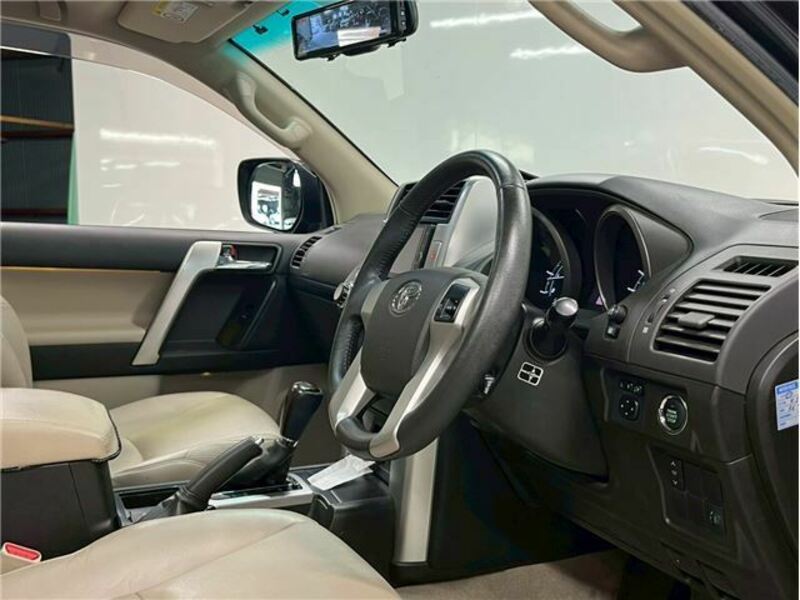 LAND CRUISER PRADO-12