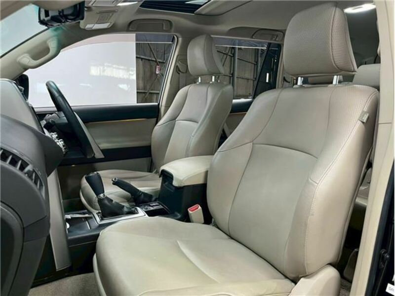 LAND CRUISER PRADO-16