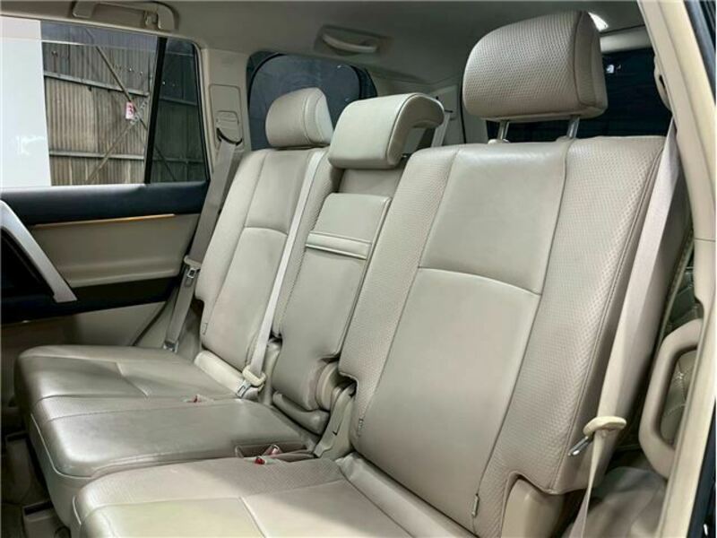 LAND CRUISER PRADO-34