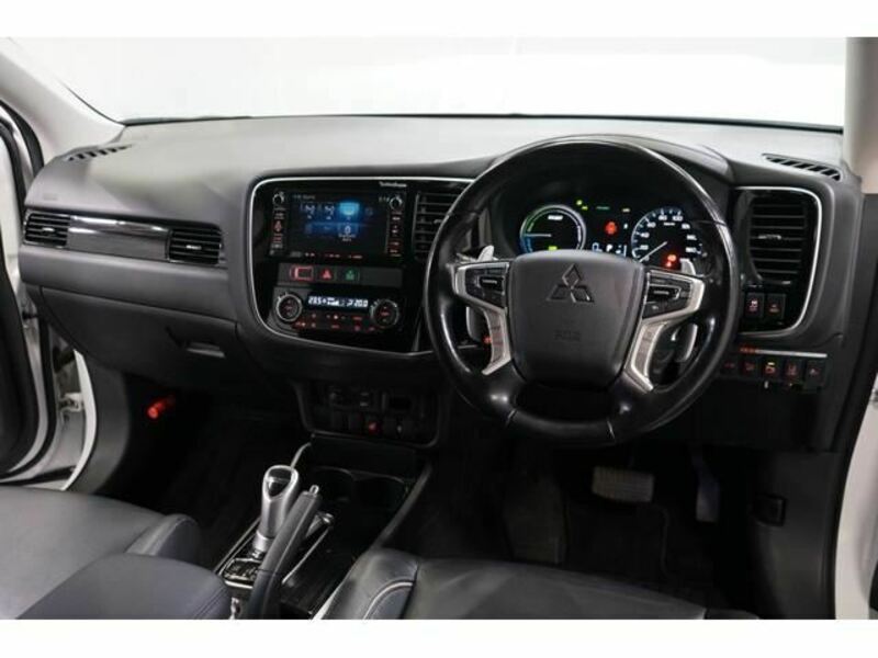 OUTLANDER PHEV-1