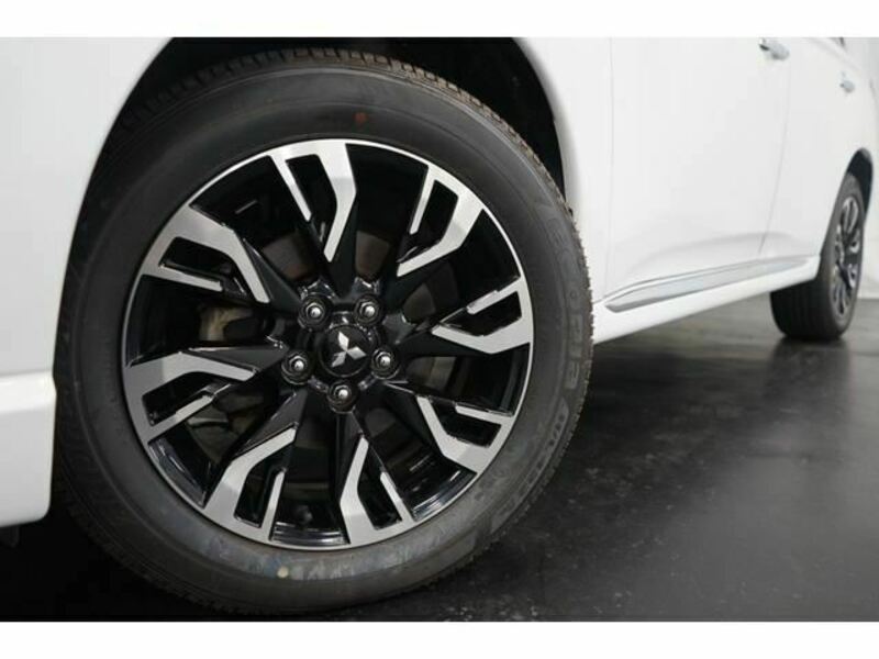 OUTLANDER PHEV-3