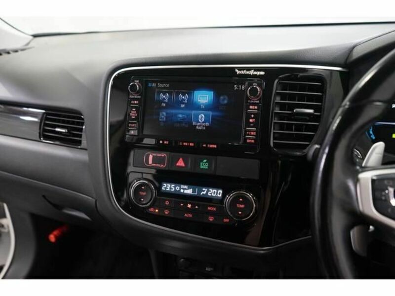 OUTLANDER PHEV-8