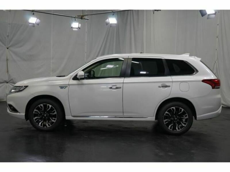 OUTLANDER PHEV-14