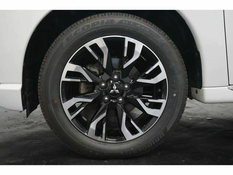 OUTLANDER PHEV-19