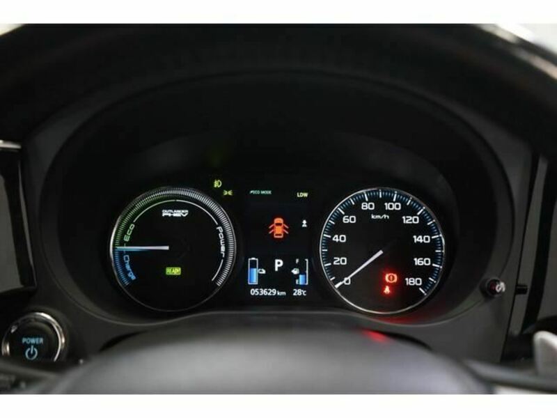 OUTLANDER PHEV-26