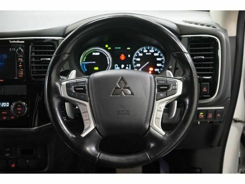 OUTLANDER PHEV-28