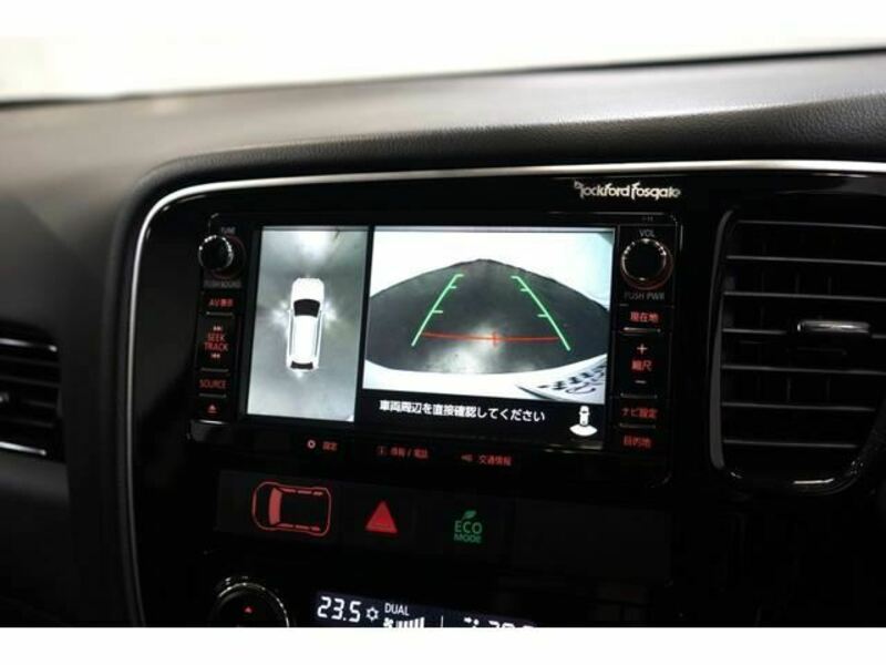 OUTLANDER PHEV-31