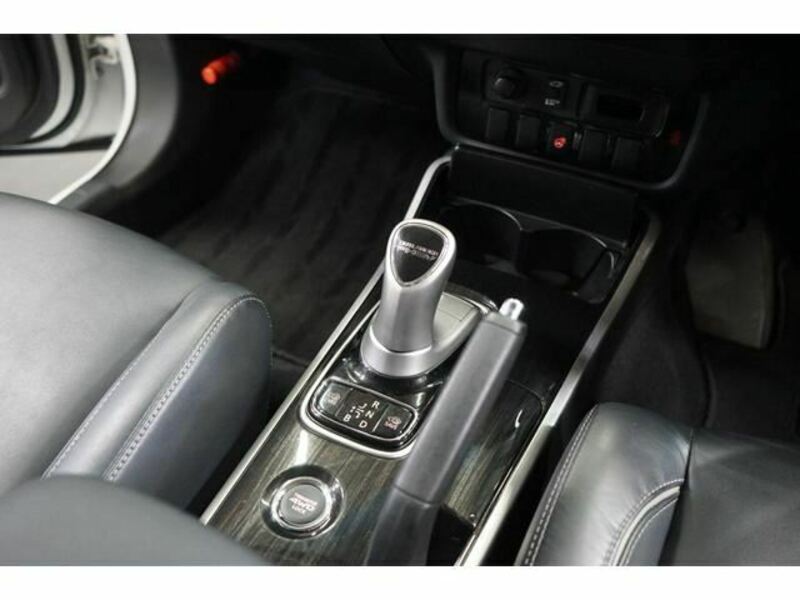 OUTLANDER PHEV-33
