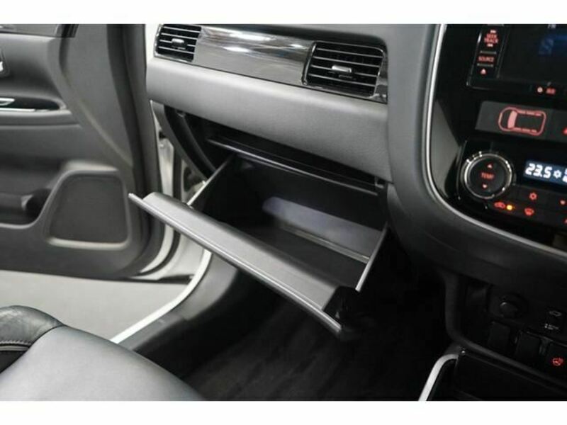 OUTLANDER PHEV-35