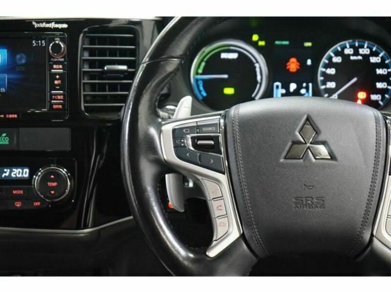 OUTLANDER PHEV-36