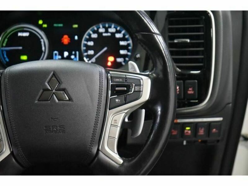 OUTLANDER PHEV-37