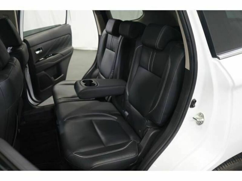 OUTLANDER PHEV-46