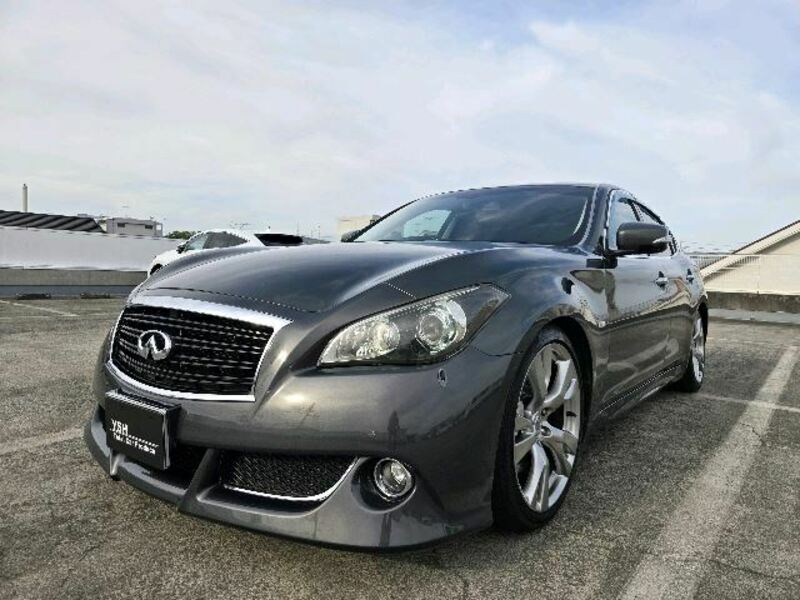 NISSAN FUGA